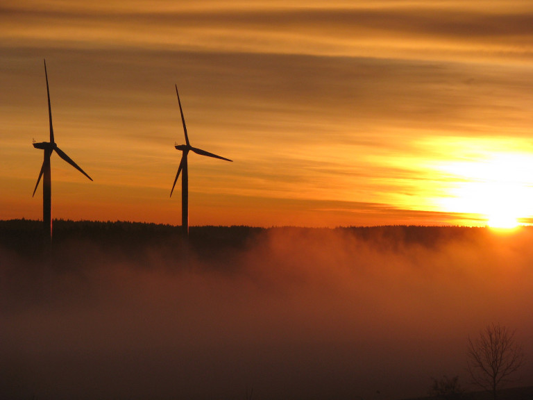 Windräder im Abendrot